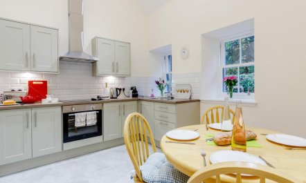 1 Bed in Montrose 3