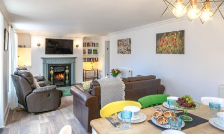 2 Bed in St Hilary 2