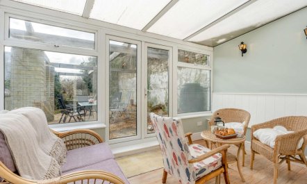 3 Bed in Carisbrooke 5