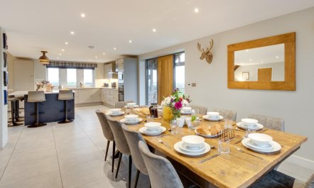 6 Bed in Scammonden 9