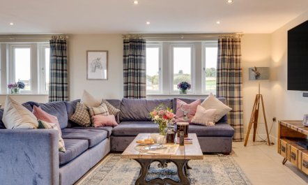 6 Bed in Scammonden 5