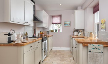 2 Bed in Windermere 4