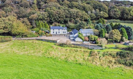 5 Bed in Colwyn Bay 1