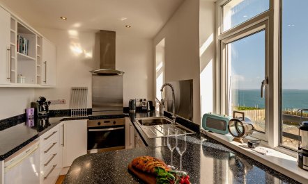 3 Bed in Haverfordwest 1