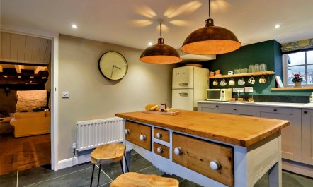 3 Bed in Tyn Y Groes 9