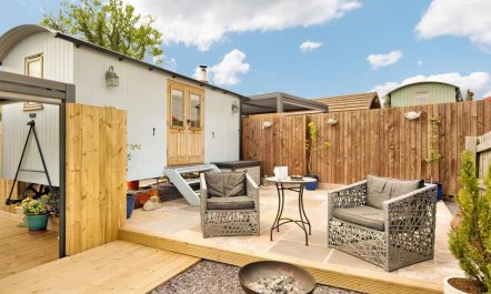 1 Bed in Abergavenny 2