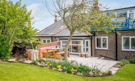 3 Bed in Low Newton By The Sea