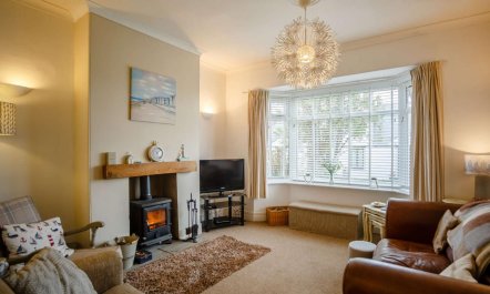 3 Bed in Low Newton By The Sea 2