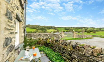 2 Bed in Betws -y- Coed