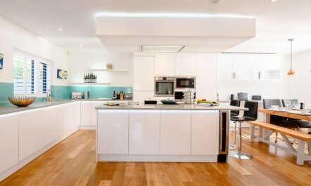 4 Bed in Lymington 1