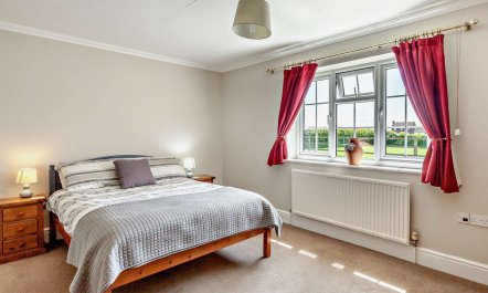 2 Bed in Highbridge 4