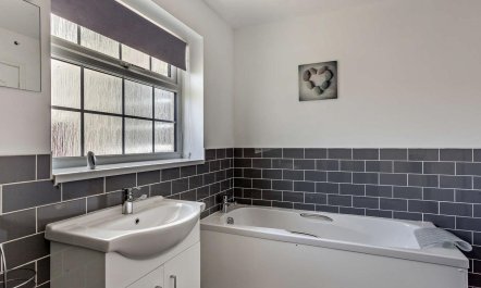 2 Bed in Highbridge 9