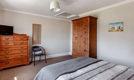 2 Bed in Highbridge 6