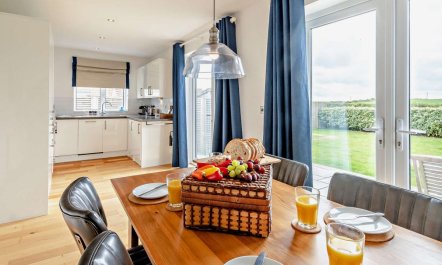 2 Bed in Flamborough 5