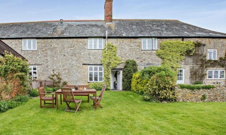 3 Bed in Axminster 1