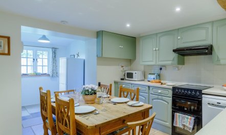 3 Bed in Dorchester 1