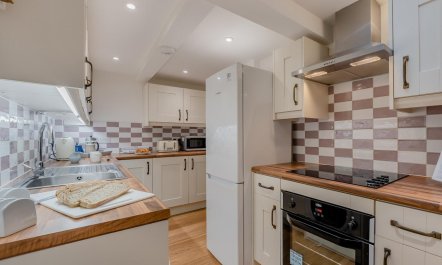 4 Bed in Eastbourne 4