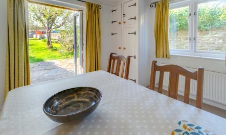 2 Bed in Corfe Castle 4