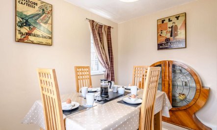 2 Bed in Holt 3