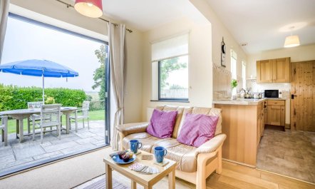 2 Bed in Weymouth 1