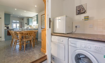 3 Bed in Weybourne 9