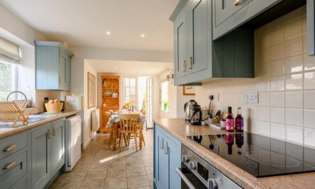 3 Bed in Weybourne 3