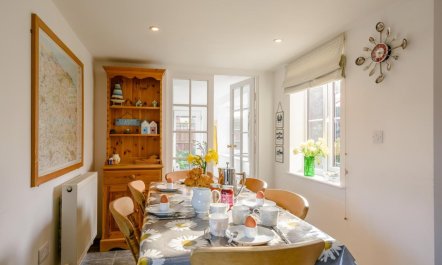 3 Bed in Weybourne 4