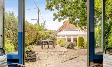 2 Bed in Colwell Bay 1