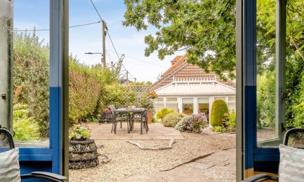 2 Bed in Freshwater 1