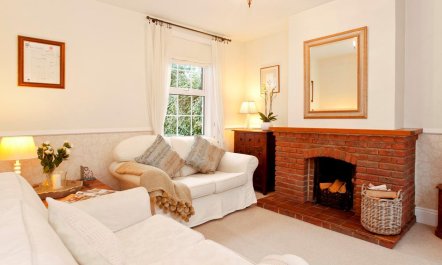 3 Bed in Lymington 4