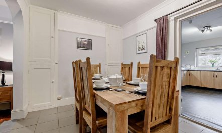 3 Bed in Tenby 3