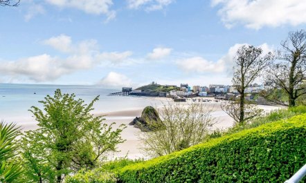 3 Bed in Tenby 1