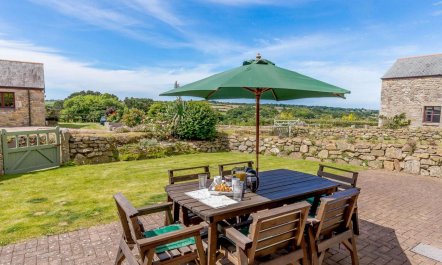 3 Bed in Penzance 1