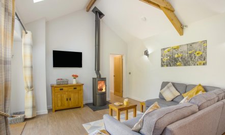 2 Bed in Holsworthy 1