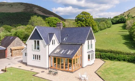 4 Bed in Llandinam 1