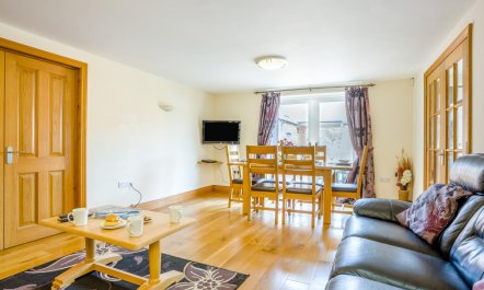 3 Bed in Bridport 2