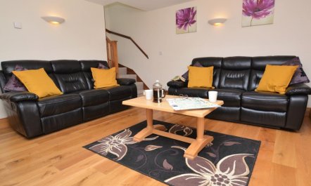 3 Bed in Bridport 1