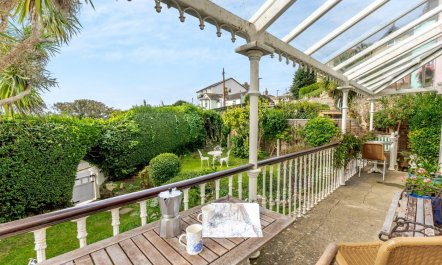 3 Bed in Ventnor 1