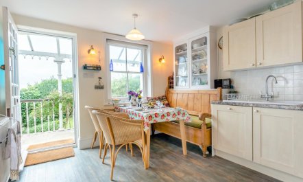 3 Bed in Ventnor 3