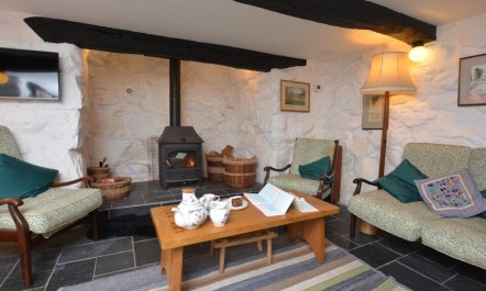 3 Bed in Arthog 3