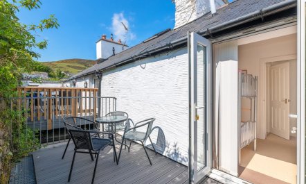 2 Bed in Aberdyfi 1