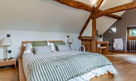 2 Bed in Broadway 8