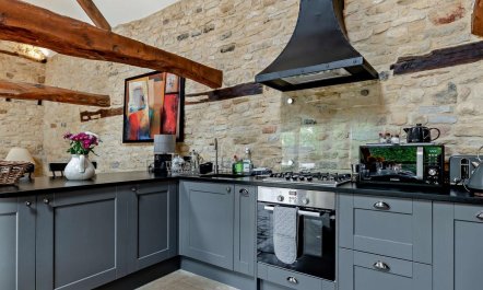 2 Bed in Broadway 4