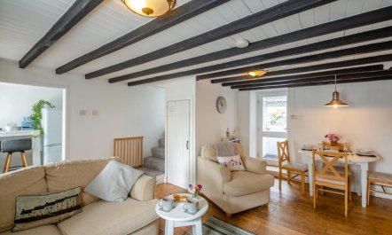 2 Bed in Pwllheli 8