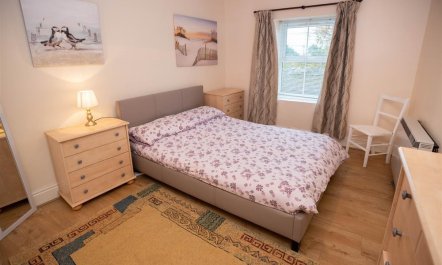 2 Bed in Lydstep 4