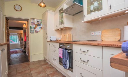 2 Bed in Beaminster 8