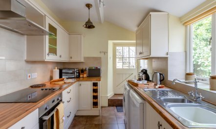 2 Bed in Beaminster 8