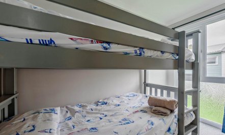 2 Bed in Freshwater East 8