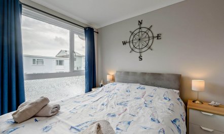 2 Bed in Freshwater East 7