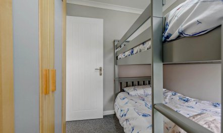 2 Bed in Freshwater East 9